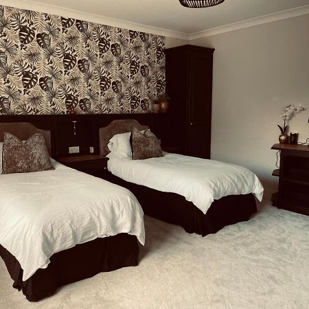 Mal Dua Guest House Clifden Bagian luar foto